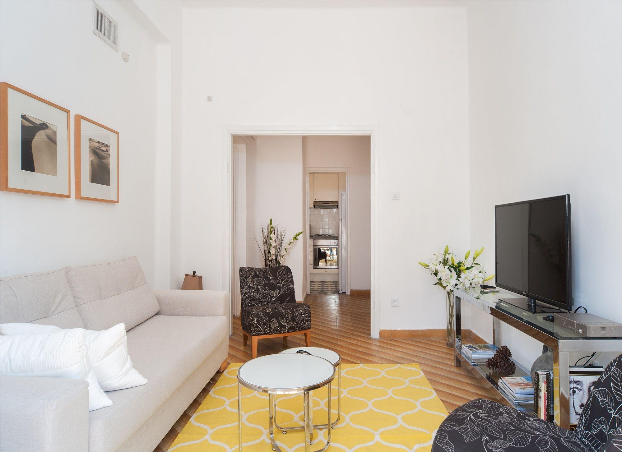 Charming 2Bd Apt W/ Balcony By Sea N' Rent Tel Aviv Exterior photo